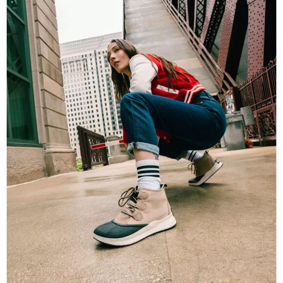 NWT Sorel Out and About III Classic Waterproof Boot 9.5 - Picture 2 of 9